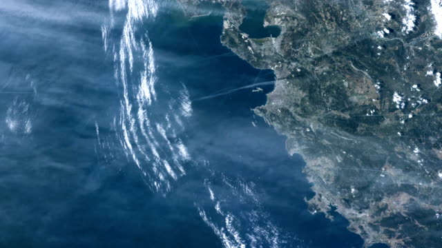 Tierra-vista-desde-el-espacio.-Marsella-y-el-Mar-Balear.-Imágenes-de-dominio-público-de-la-Nasa