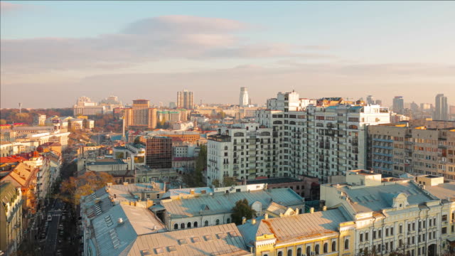 Luftaufnahme-der-Stadt-Kiew,-Zentrum-Bezirk,-Ukraine.-Panorama-Stadtbild,-4k-Zeitraffer
