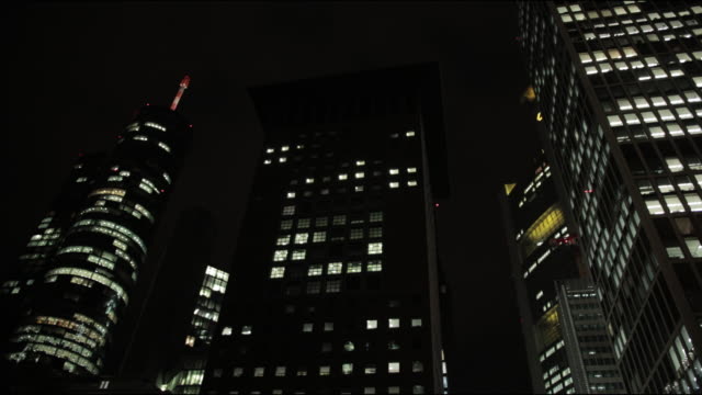 Panorama-of-night-city-of-metropolis,-evening,-tall-houses,-Skyscrapers,