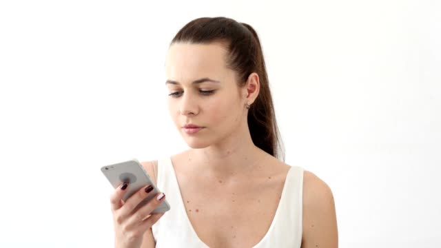 Mujer-joven-hablando-por-teléfono,-Smartphone