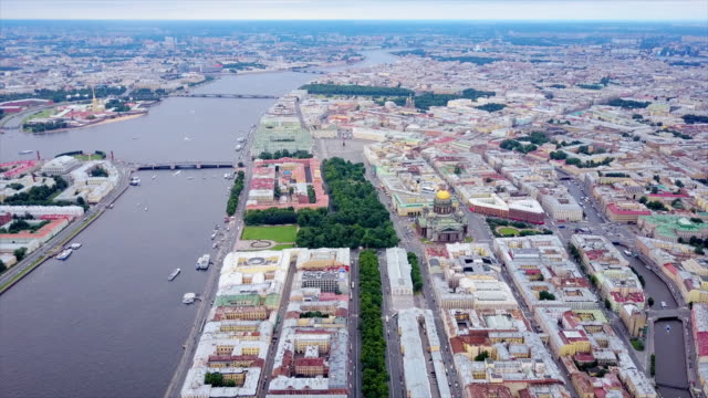 Rusia-verano-día-San-Petersburgo-paisaje-urbano-neva-río-aéreo-panorama-4k