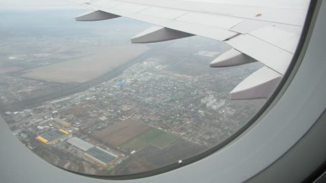 Industrie-aus-einem-Flugzeugfenster