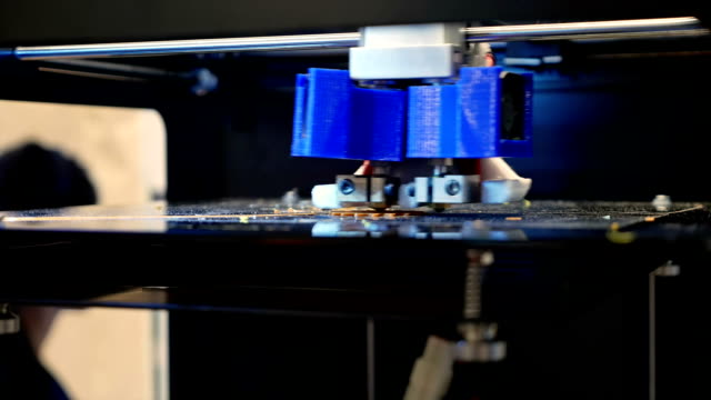 Drei-dimensionale-3D-Drucker-im-Labor-Kunststoff