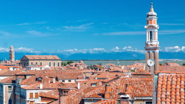 Landschaft-Blick-über-die-roten-Dächer-von-Venedig-Timelapse,-Italien-gesehen-von-der-Fundaco-dei-Tedeschi