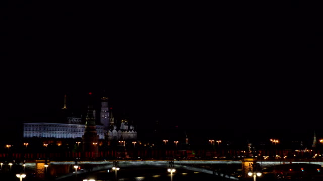 Nachtansicht-auf-dem-Kreml-Damm.-Moskau,-Russland