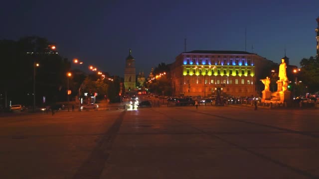 Plaza-Sofievskaya-Kiev