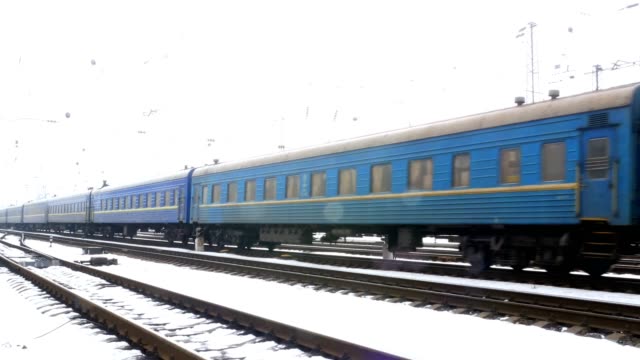 Railway-train-wagon-railroad-4k