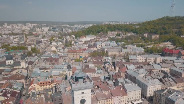 Aerial-City-Lwiw,-Ukraine.-European-City.-Beliebte-Stadtteile.-dominikanisch