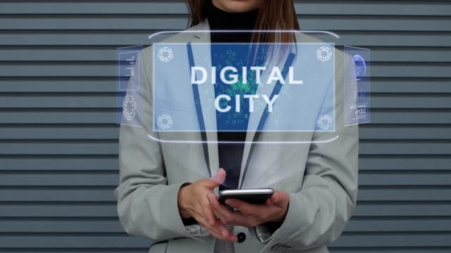 Geschäftsfrau-interagiert-HUD-Hologramm-Digitale-Stadt
