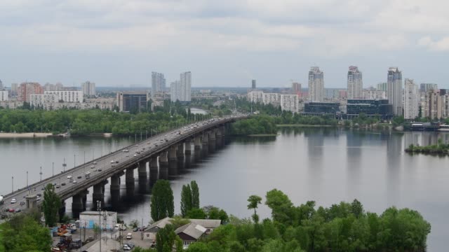 Kiev-Ukaine-Dnipro-río-izquierda-costa-panorama-paisaje-primaveral