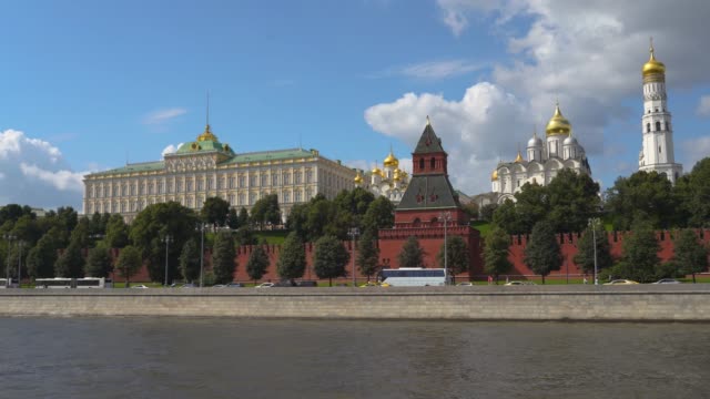 Kremlin-desde-el-río-Moskva-en-Moscú,-Rusia-en-4k