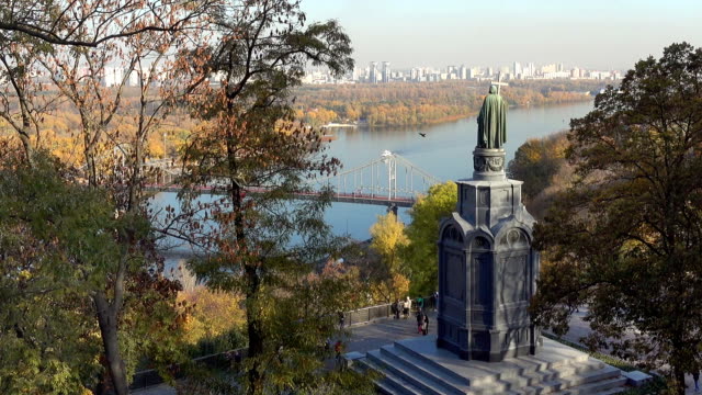 Monumento-a-Vladimir-el-Bautista