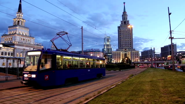 Night-traffic-trams-near-Kazansky-railway-terminal-(-Kazansky-vokzal)---is-one-of-nine-railway-terminals-in-Moscow,-Russia