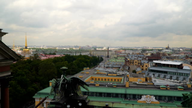 Vista-de-San-Petersburgo-de-la-columnata-de-la-Catedral-de-San-Isaac