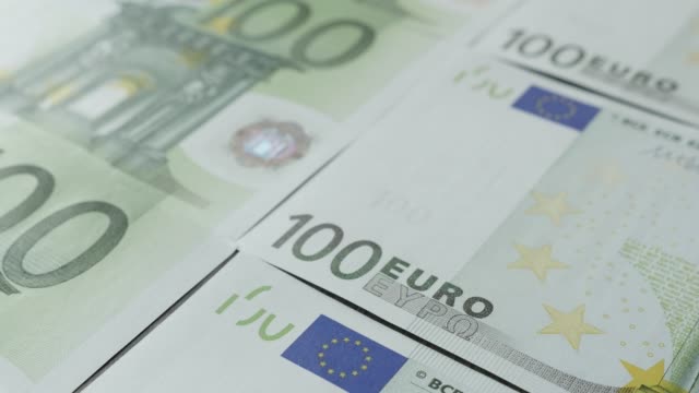 Nahaufnahme-der-Europäischen-Union-Papierwährung-in-hundert-Konfessionen
