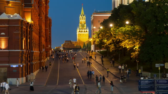 Antrag-auf-Roten-Platz-und-Spasskaya-Turm
