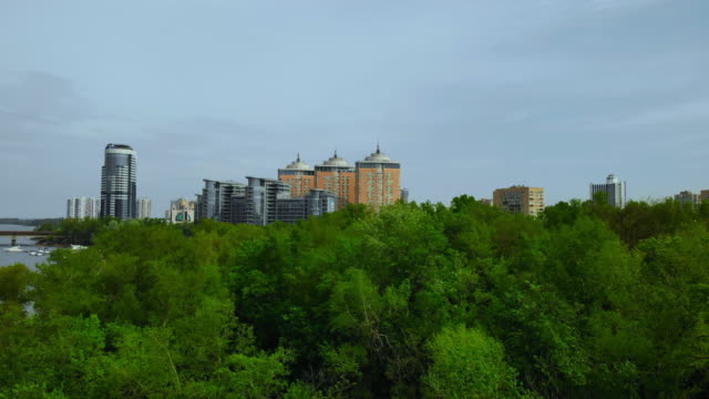 Top-Ansicht-zum-Stadtbild-in-der-Ukraine