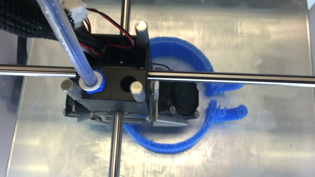 3-D-printing-Maschine-bei-der-Arbeit