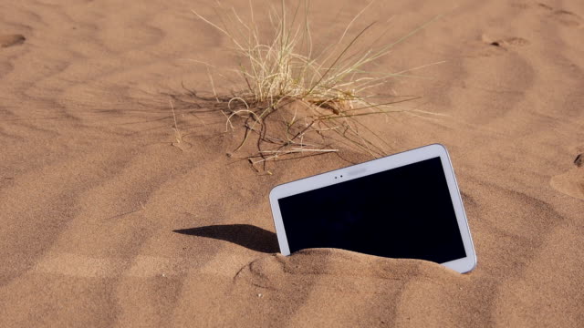 Tablet-in-the-Sahara-desert