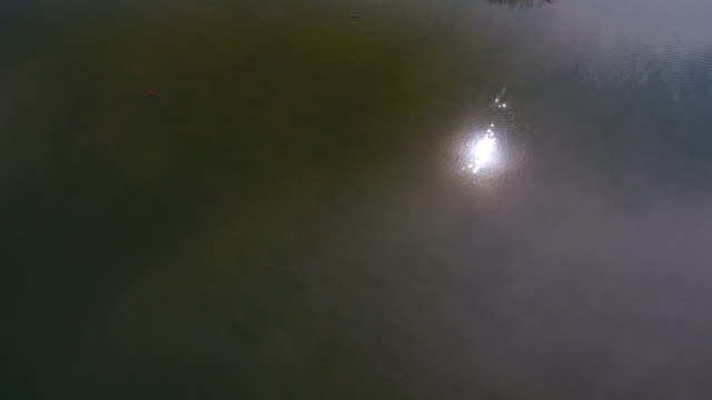 Drohne-Schuss-von-Don-River-in-der-Nähe-von-Rostow-am-Don-an-einem-Frühlingsmorgen.