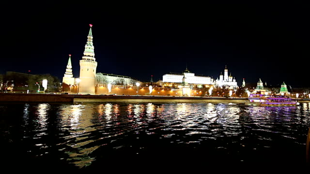 View-of-the-Moskva-River-and-the-Kremlin-(at-night),-Moscow,-Russia--the-most-popular-view-of-Moscow