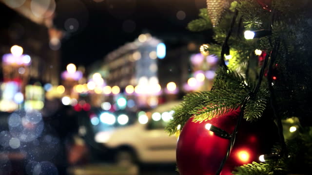 für-den-Urlaub-von-Weihnachten-und-Neujahr-dekoriert-auf-den-Straßen