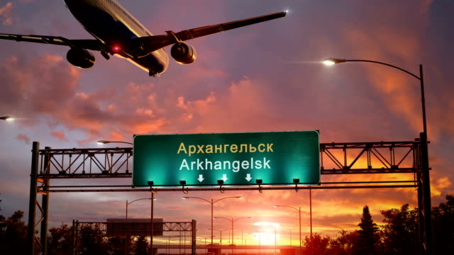Avión-aterrizando-Arkhangelsk-durante-un-maravilloso-amanecer