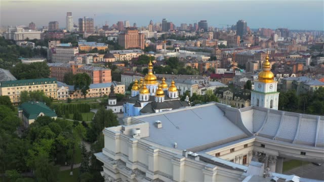 Aerial-view-of-the-St.-Michael's-Cathedral-and-the-Ministry-of-Foreign-Affairs,-Kyiv