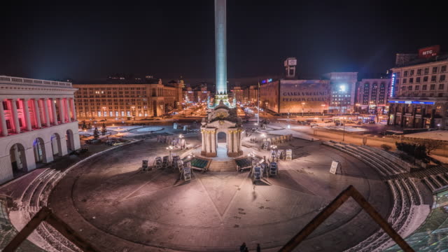 Night-timelapse-of-the-Independence-Square