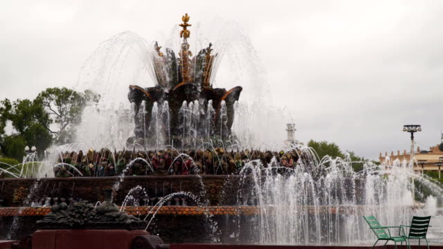Fountain-Stone-Flower-Moscow