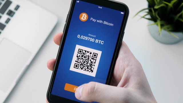 Paying-with-bitcoin-using-smartphone