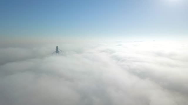 Kiew-im-Nebel-von-der-Drohne