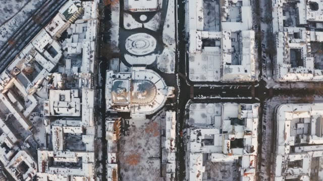 Luftbild-oben-Blick-auf-die-Altstadt-Stadtzentrum-während-der-sonnigen-Wintertag