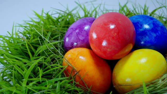 The-Colors-of-Easter---a-nest-with-Easter-Eggs