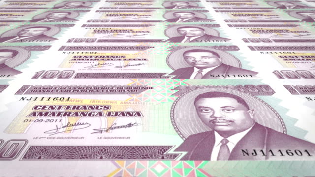 Banknoten-der-hundert-burundische-Franken-von-Burundi,-Bargeld,-Schleife