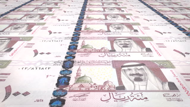 Banknotes-of-one-hundred-Saudi-riyals-of-Saudi-Arabia,-cash-money,-loop