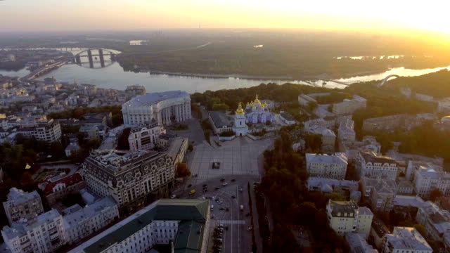 Parte-central-de-la-capital-ucraniana-con-muchos-edificios-históricos-y-srteets.