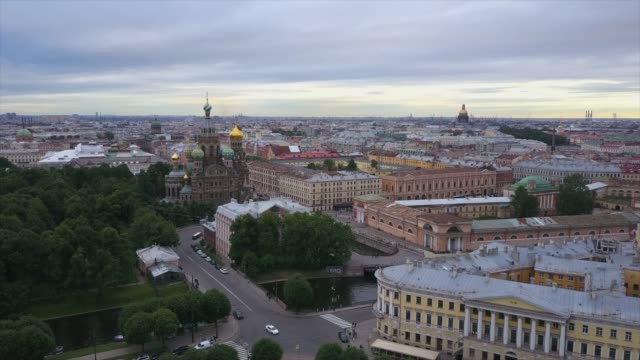 Russland-bewölkten-Tag-Sankt-Petersburg-Retter-auf-das-vergossene-Blut-Stadtbild-aerial-Panorama-4k