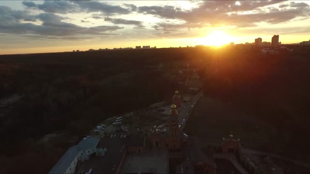 Landschaft-am-Stadtrand-von-Kiew.-Drohne.-Blick-von-oben.-Drohne.