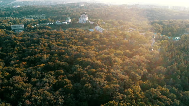 Die-Kathedrale-St.-Pantaleon-im-orthodoxen-Kloster-in-Kiew,-Ukraine