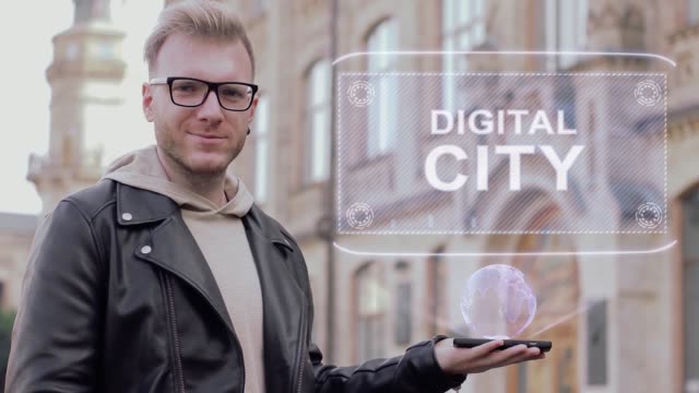 Smart-Man-zeigt-Hologramm-digitale-Stadt