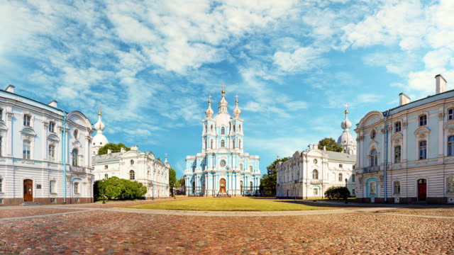 Sankt-Petersburg-Smolny-Cathedral,-Russland-Zeitraffer