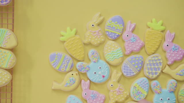 Easter-sugar-cookies-decorated-with-royal-icing-of-different-colors.