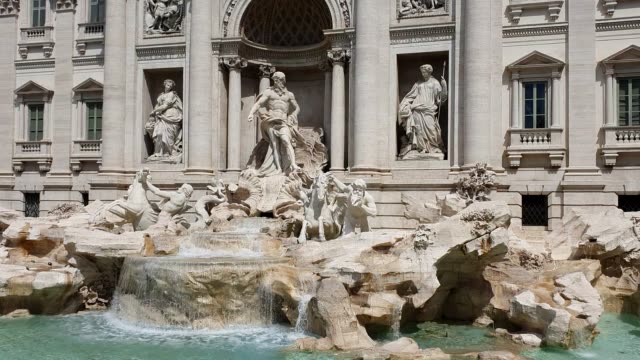 Trevi-fountain-on-a-Sunny-day-in-Rome,-Italy.-Famous-tourist-place-in-Rome.