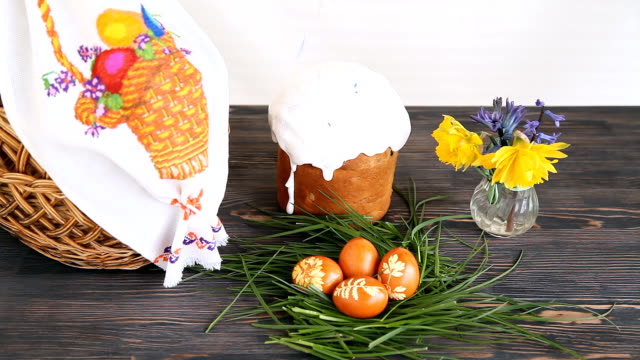 Easter-cake-and-colored-eggs