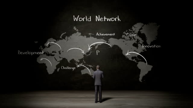 Geschäftsmann-stehende-Weltkarte,-Handschrift-"World-Network",-mit-Kommunikationstechnik