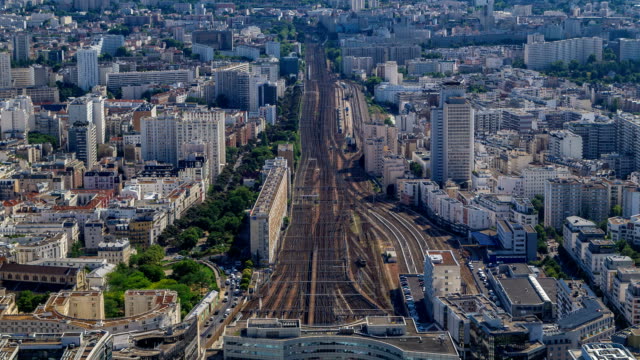 Draufsicht-auf-Paris-Skyline-von-Aussichtsplattform-des-Montparnasse-Turm-Zeitraffer.-Wahrzeichen-der-Europäische-Megapolis.-Paris,-Frankreich