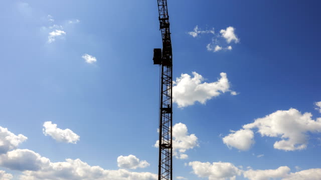Timelapse-footage-of-a-construction-crane