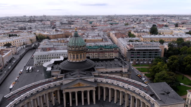 Catedral-de-Kazan,-la-ciudad-de-San-Petersburgo,-Rusia