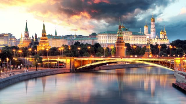 Russland,-die-Skyline-der-Moskauer-Stadt-bei-Sonnenuntergang-Zeitraffer